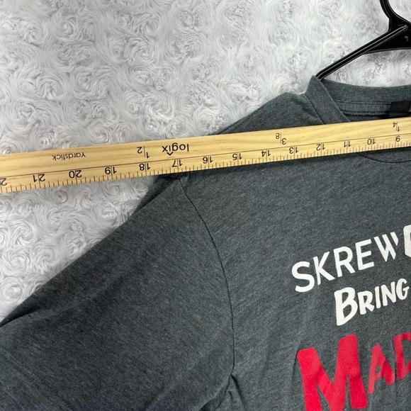 Skrewball Peanut Butter Whiskey Unisex Size Medium Grey Tshirt - Picture 5 of 9